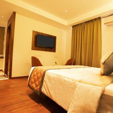 Super Hotel O Nar Comforts Near Ksr Railway Station บังกาลอร์ ภายนอก รูปภาพ
