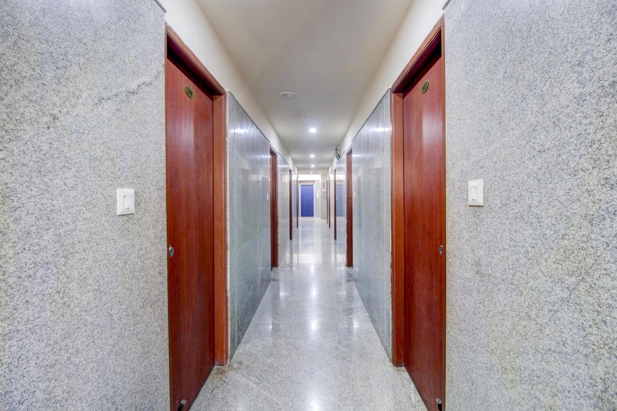 Super Hotel O Nar Comforts Near Ksr Railway Station บังกาลอร์ ภายนอก รูปภาพ